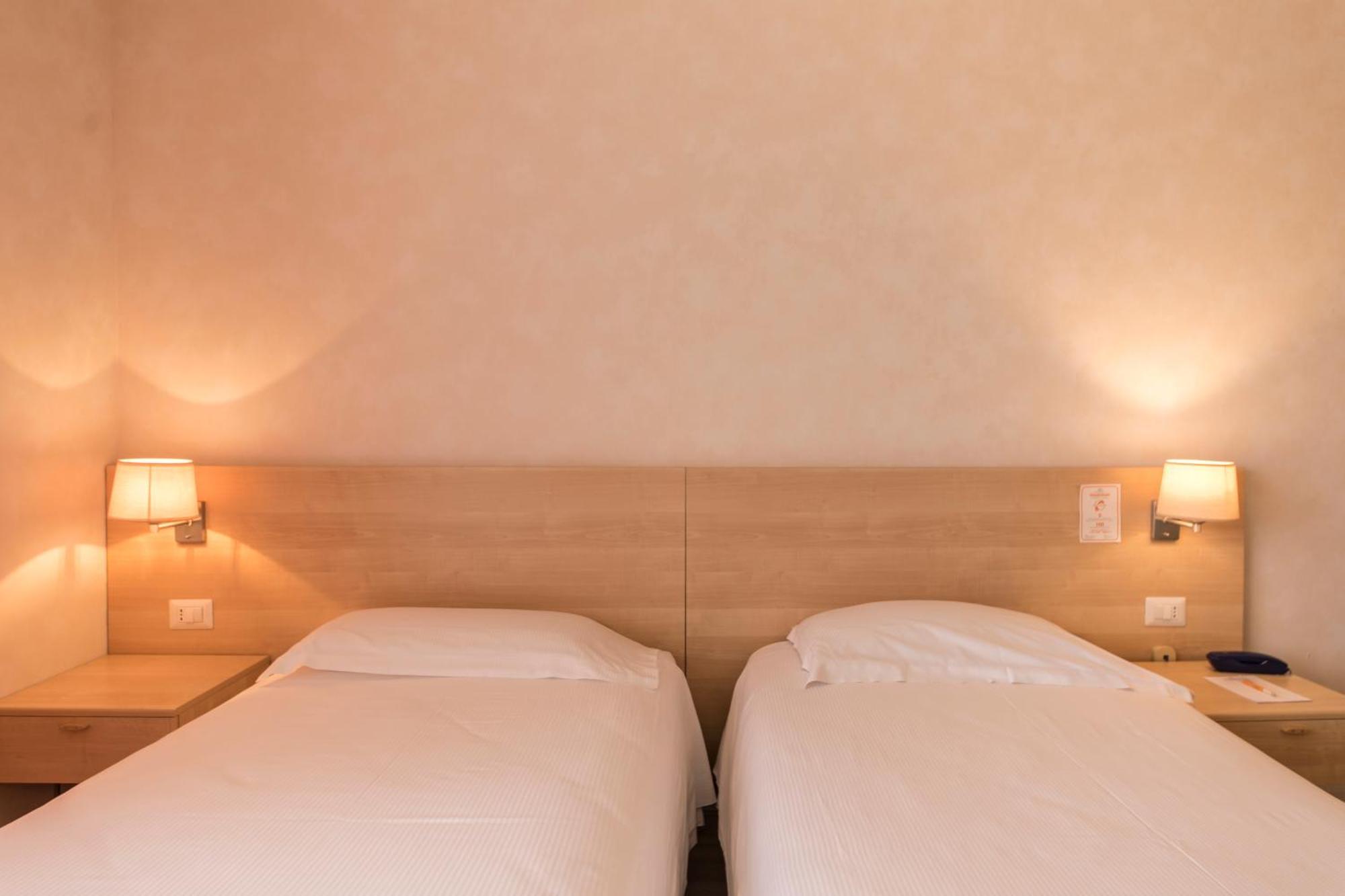 Hotel Donatello Imola Kültér fotó