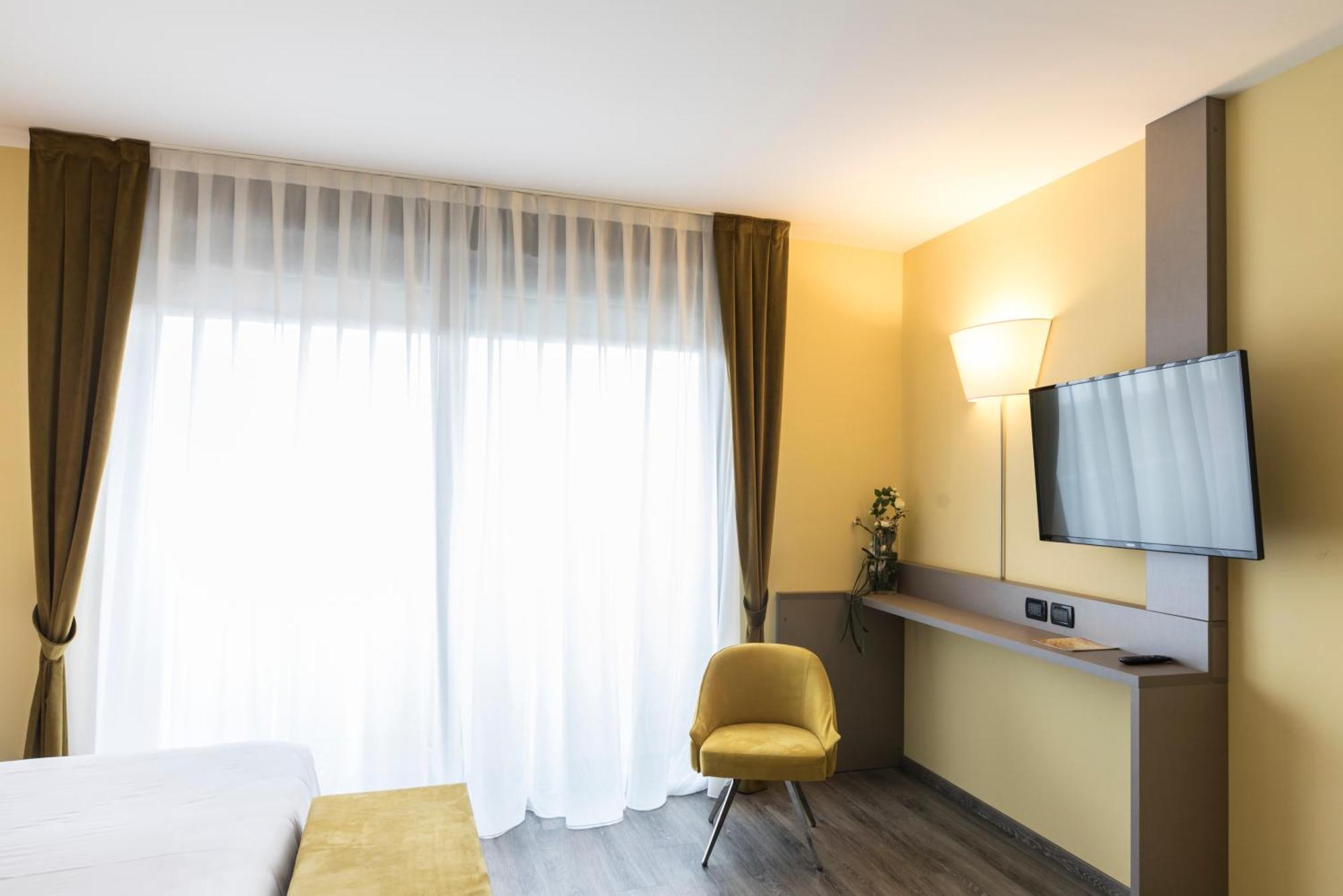 Hotel Donatello Imola Kültér fotó