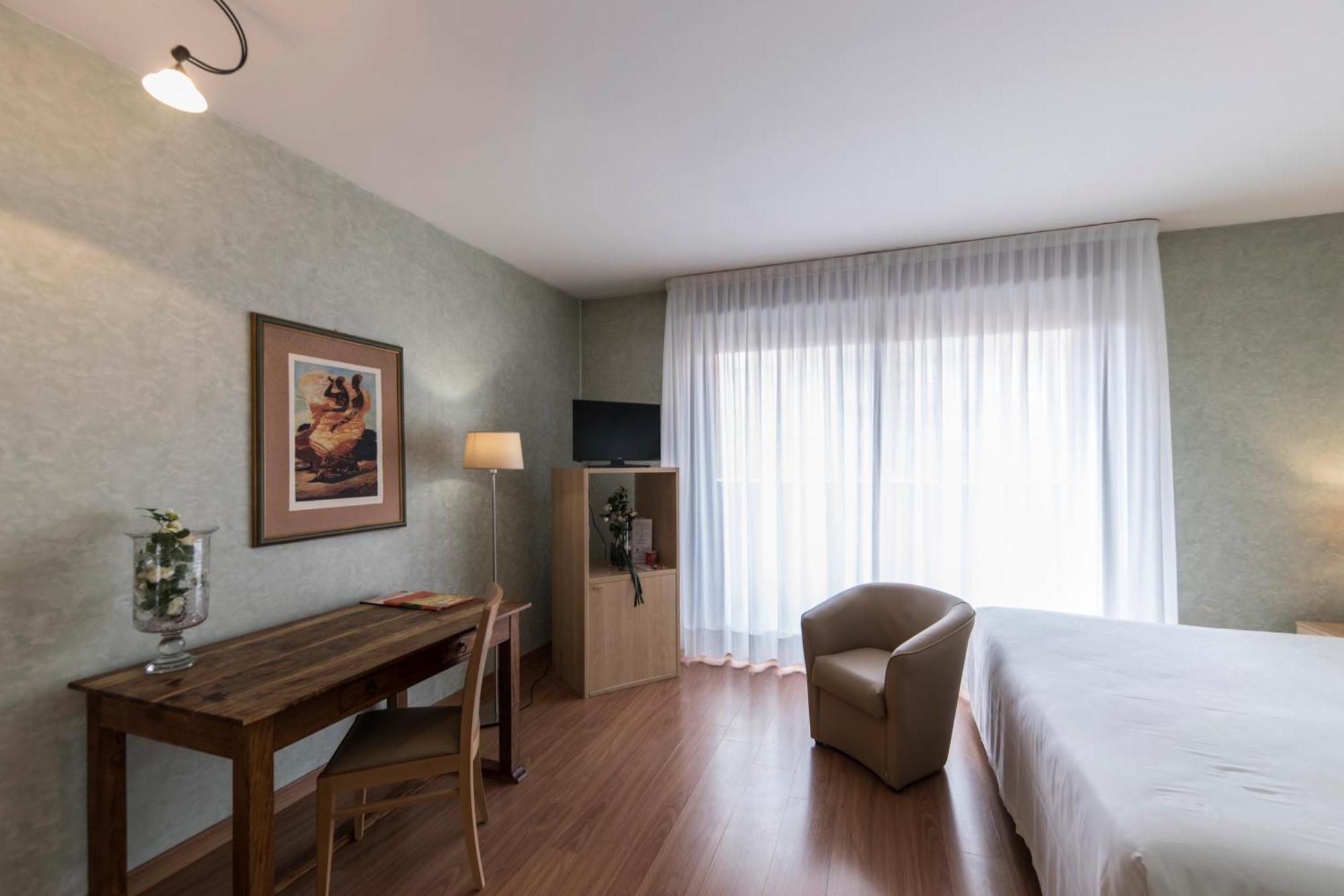 Hotel Donatello Imola Kültér fotó