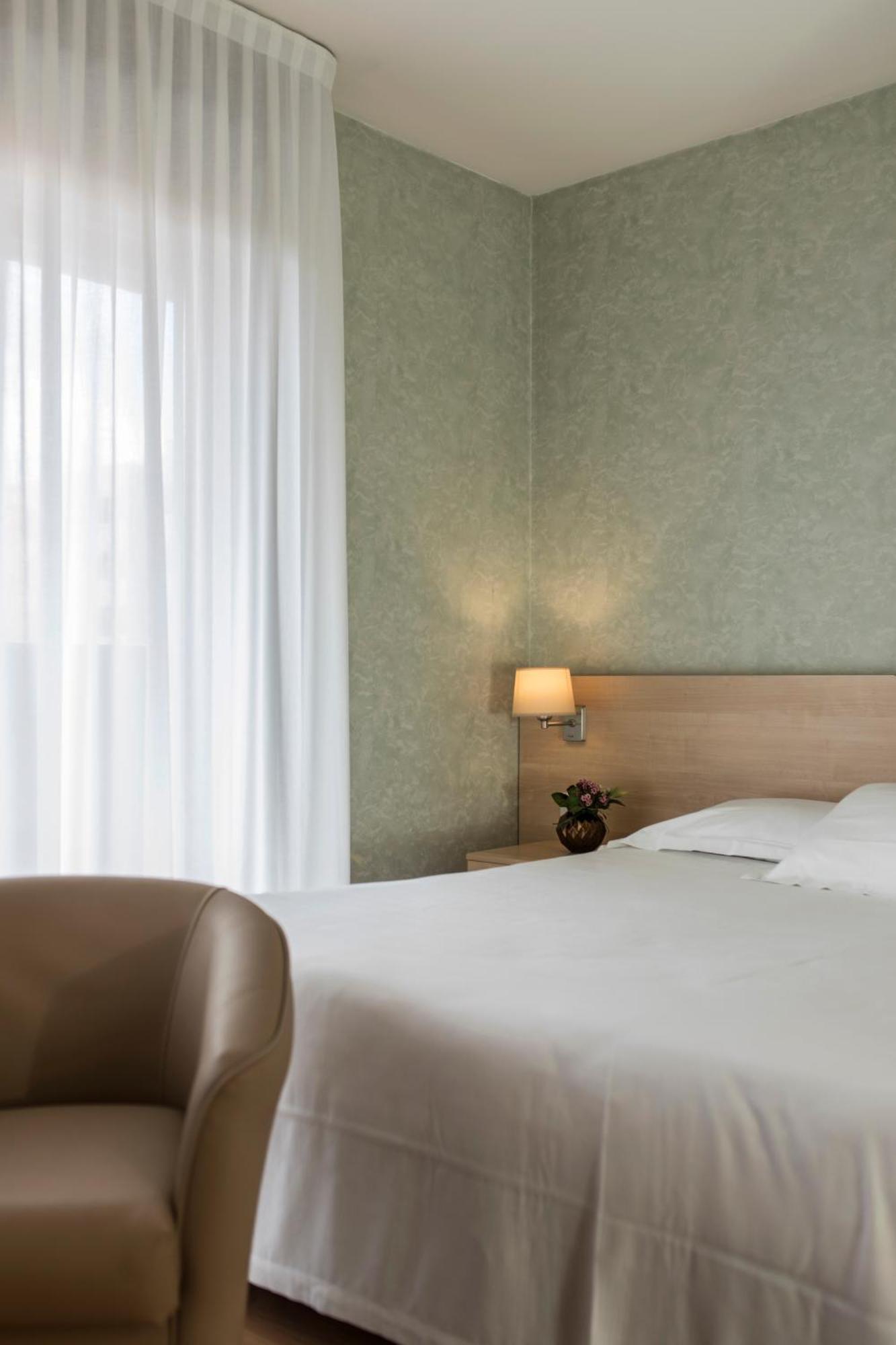 Hotel Donatello Imola Kültér fotó