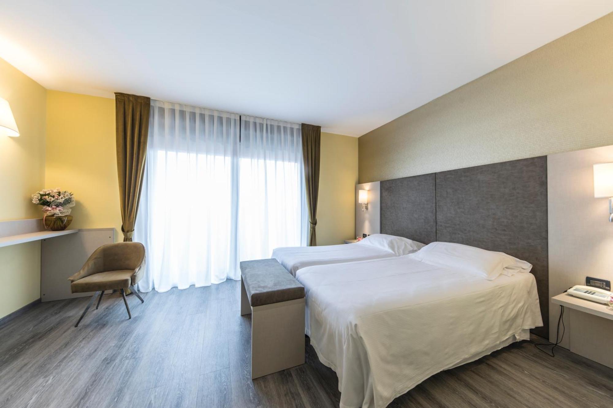 Hotel Donatello Imola Kültér fotó