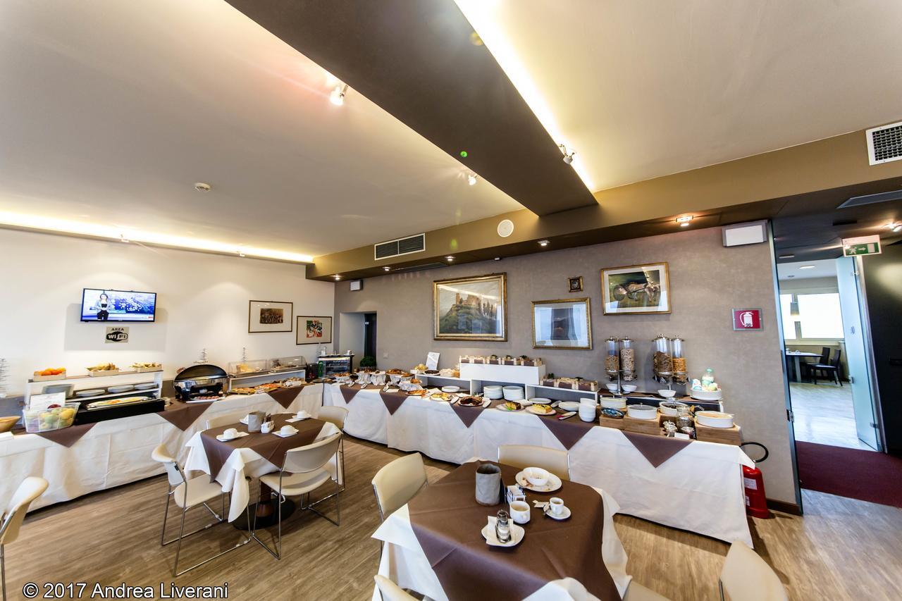 Hotel Donatello Imola Kültér fotó