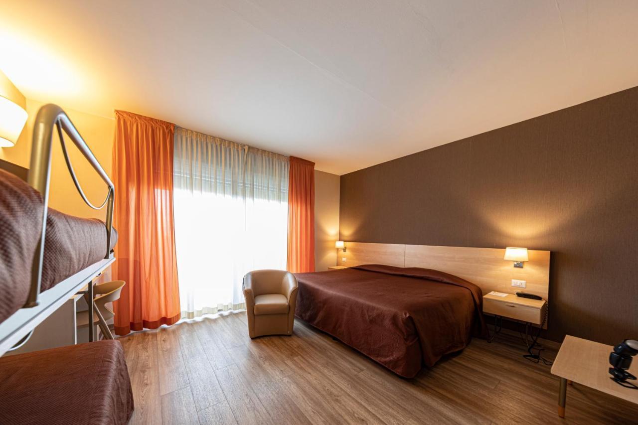 Hotel Donatello Imola Kültér fotó
