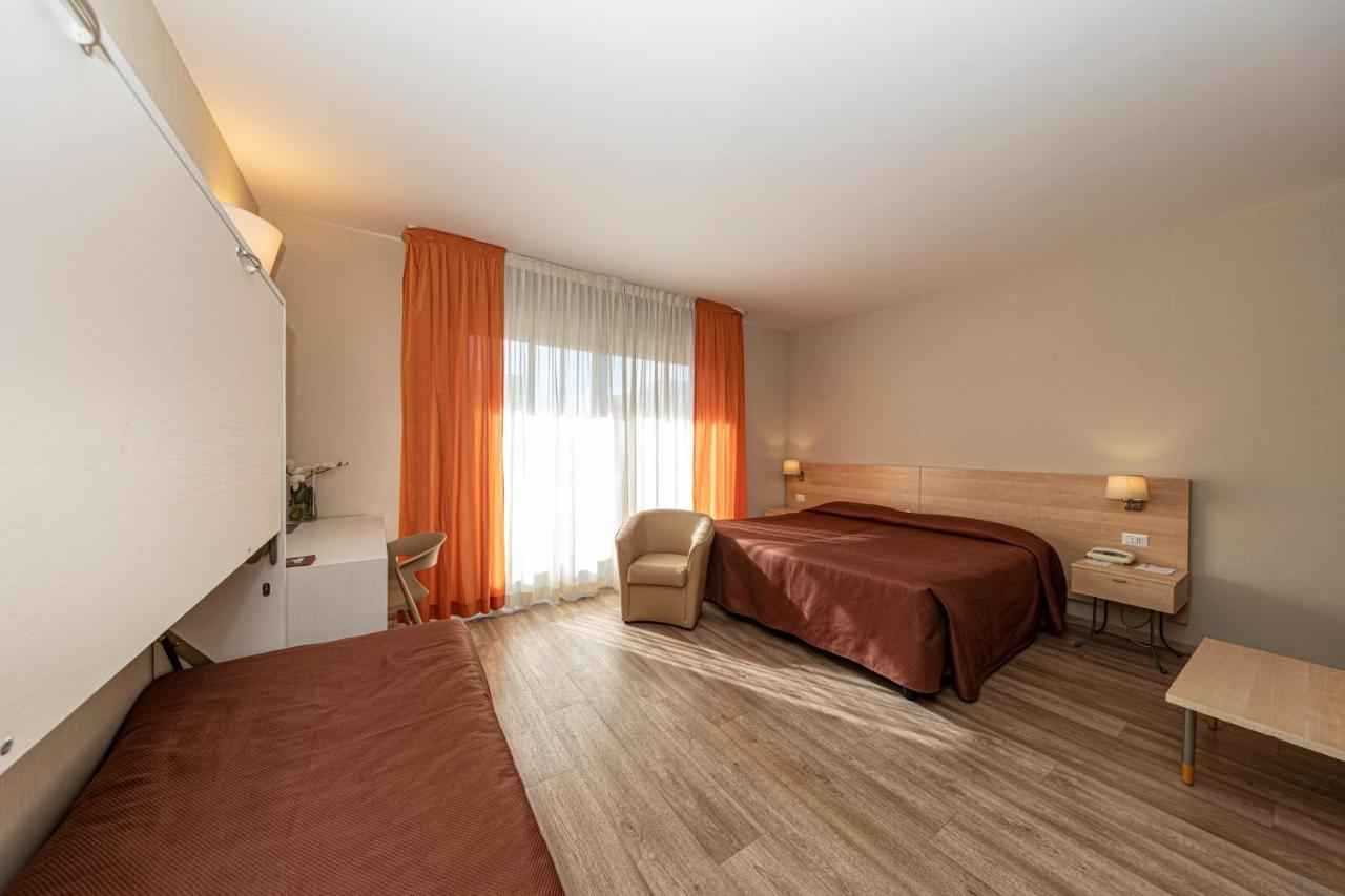 Hotel Donatello Imola Kültér fotó